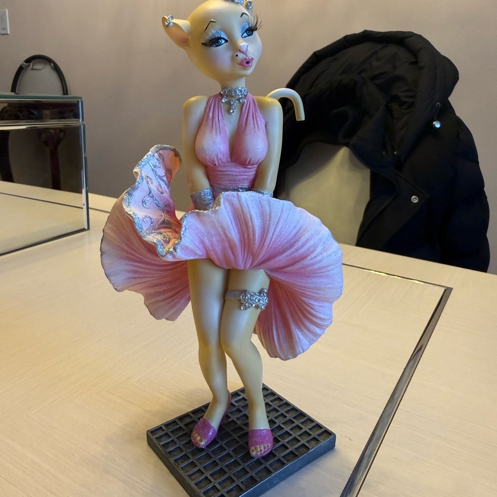 Margaret Le Van Figurine
